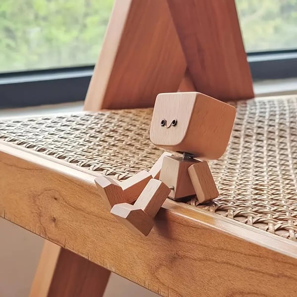 HappyTimber – Schaukelfigur aus Holz mit 12 magnetischen Emotionen