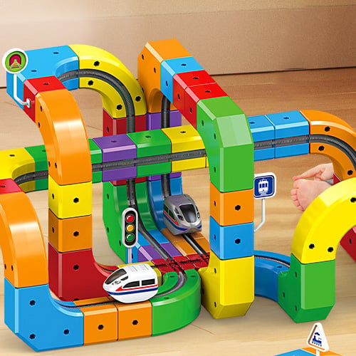 EngineerExpress – Interaktiver 3D-Zug – Gestalte deine Fantasie