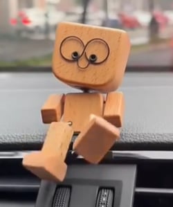 HappyTimber – Schaukelfigur aus Holz mit 12 magnetischen Emotionen