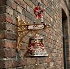 EchoRelic – AC/DC Limitierte Sammler-Wandglocke